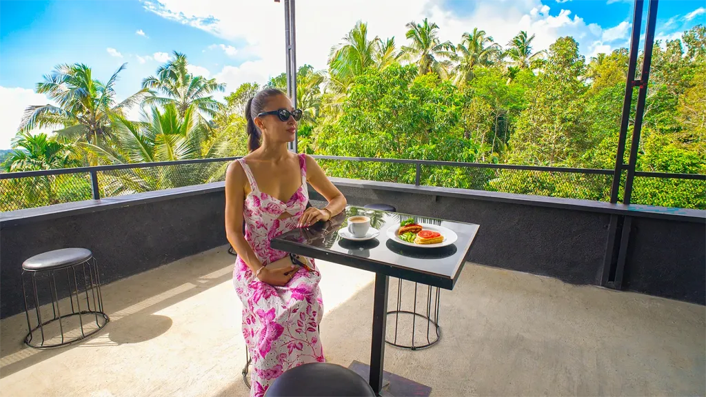 1 Rooftop Breakfast with Ocean Views to Bali - Ijen Villas by Comfy Villas - BG Coffee